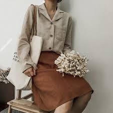 14 Ways To Dress In Light Academia Fashion Straphie Dark academia fashion or aesthetic is inspired by a passion for knowledge, greek arts, culture, european architecture, gothic dark elements. 14 ways to dress in light academia