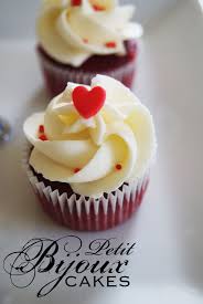 Luxury Red Velvet Mini Cupcake With French Vanilla Buttercream Icing Redvelvet Cupcake Minicupcake Pe Vanilla Buttercream Icing Yummy Treats Mini Cupcakes