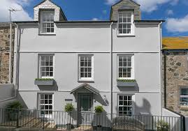 Some of our favourite coastal locations include padstow, newquay, st ives, looe and fowey. 5 Holiday Accommodation St Ives Sleeps 6 Seaside House Cherished Cottages