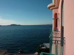 C'est un cadeau qui fait toujours plaisir aux femmes. On Dirait Le Sud Liste De 17 Livres Babelio