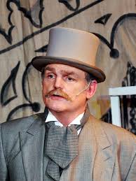 Stephanie is a stunning leading lady