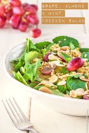 Freekeh Mint Almond And Grape Salad Vegetarian Recipe Winter Salat Rezepte Gesunde Snacks Vegetarische Rezepte Abendessen