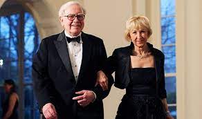 Who are the richest people in the world as of 2021? What The Wives Of The Richest Men In The World Look Like