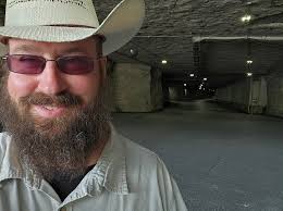 Good places to explore caves and tunnels?