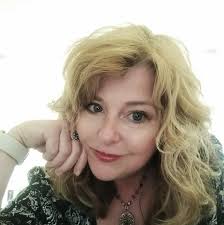 Why is it that people love grapes but they hate raisins ? 😂