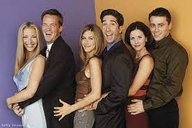 A jóbarátok (eredeti címén friends) amerikai televíziós filmsorozat, amely tíz éven keresztül futott a televízióban. Index Mindekozben Az Emberek Kiakadtak Matthew Perry Oltasra Buzdito Jobaratok Polojan