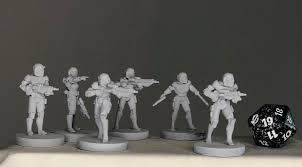 Legión es un juego competitivo en el que cada jugador controla un contingente de soldados, vehículos y héroes que libran trepidantes escaramuzas en una galaxia desolada por la guerra. Interstellar Crusader Squad Painted Miniatures Star Wars Legion Interstellar