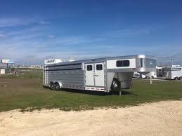 Half or full escape door. 2022 Platinum Coach 6 Horse 8 Wide Trailer Special With Smart Tack Horse Trailer Horse Trailers And Living Quarter Trailers For Sale In Jarrell Tx