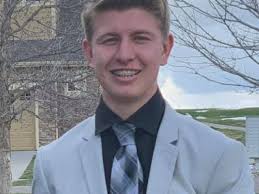 Colorado Boy, 17, Shot Dead During Robbery By Cheerleader, 3 Other Teens  Who Wanted Vaping Products, Police Say