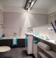 I nuovi rivestimenti del bagno andranno applicati su pareti perfettamente piane e rasate. Ristrutturazione Bagno Ma Quanto Costa Rifare Un Bagno Casina Mia