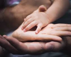 750 best family pictures hd download free images on unsplash baby hands father and baby baby reading