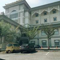 2) mahkamah negeri terdiri daripada mahkamah syariah dan mahkamah adat. Mahkamah Syariah Negeri Melaka Melaka Melaka