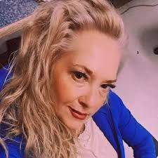 Anna Lay (@alay8441)