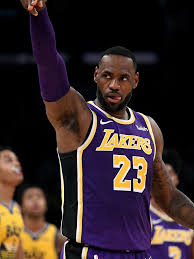 Lakers forward lebron james scores on a reverse layup against suns forward jae crowder in the fourth quarter of game 3 of their playoff series on thursday night at staples center. Nba Scores Los Angeles Lakers Vs Warriors Result News Lebron James Anthony Davis Injury