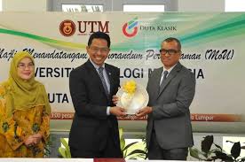 Traxx fm klasik fm minnal fm ai fm asyik fm sabah fm sabah v fm sarawak fm wai fm 682 mhz. Mou Signing Ceremony Between Utm And Duta Klasik Sdn Bhd Dato Seri Ir Dr Zaini Bin Ujang