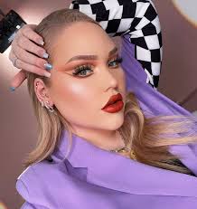 N i k k i e t u t o r i a l s. Nikkietutorials On Instagram I Suggest Wearing This Look To Your Holiday Dinner To Shut That Annoying Un Fenty Beauty Nikkie Tutorials Makeup Brow Hair Color