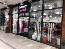 Located on wembley park boulevard adjacent to both wembley stadium and the sse arena, it opened in 2013 as the first outlet centre in greater london. London Designer Outlet Beauty Outlet
