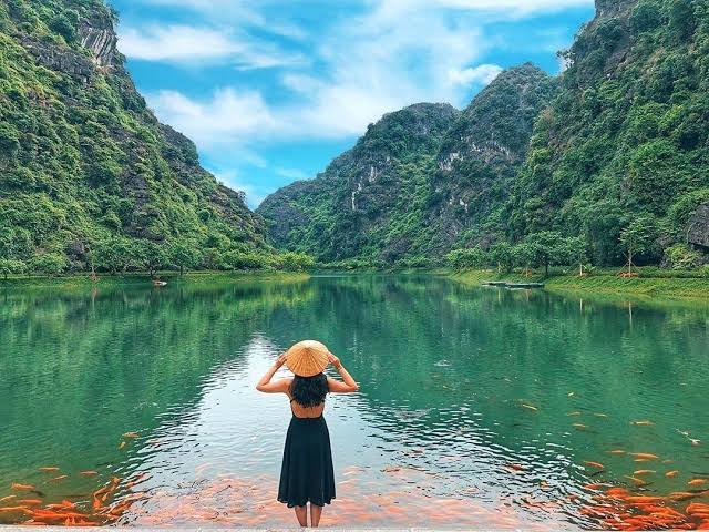 Tour Du Lịch Tuyệt Tình Cốc – Tràng An – Hang Múa 1 Ngày