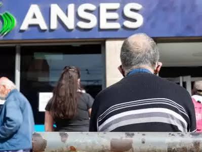 Jubilados y pensionados alcanzados por el bono previsional