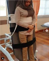 Netizen tersentuh isteri edika yusof dedah pengorbanan suaminya sejak 15 tahun lalu. 14 Tahun Tak Berdiri Sekarang Baru Berdiri Edika Yusof Mohon Doakan Isteri Mingguan Wanita