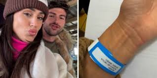 Lady Gaga, un albero di Natale in testa: foto