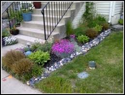 Having The Most Green From The Garden Special Garden Design Townhouse Garden Front Yard Garden Pond Landscaping