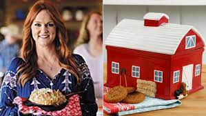 Ree drummond hosts a pioneer woman q and a with answers starring a stunning slow cooker on the sweet side, there are christmas cherries cookies and festive christmas cake cookies. The Pioneer Woman Debuted Her Holiday Collection And We Need It All