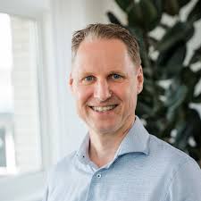 Aparna Nighojkar's Instagram, Twitter & Facebook