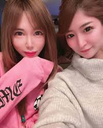 美波あいかさんのインスタグラム写真 - (美波あいかInstagram)「みなちゃん初めて会ったけどおもろすぎました😚 また一緒に飲みたいです💖  明日から長連休するので今日来てくださると助かります🥲✨ 2週間から3週間くらいかな？ 宜しくお願いします🤲 #バルセロナグループ ...