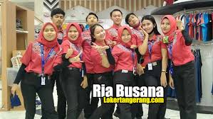 Download sepasang kekasih tanpa busana bercinta di derasnya air yang mengalir dibawah sebuah jembatan. Lowongan Kerja Ria Busana Teluknaga Tangerang 2021