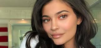 How did kylie jenner earn $1 billion by age 21 and what, if anything, did her close family ties have to do with a historic accumulation of wealth? Kylie Jenner Net Worth How Did Stormi S Mum Become The Youngest Billionaire