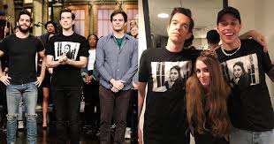When john mulaney does anything, we here at collider leap to attention. John Mulaney And Pete Davidson S Matching T Shirts On Snl Popsugar Celebrity