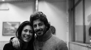 Mentre il presidente della camera aveva sostenuto che i 177 migranti a bordo dell'imbarcazione della. Roberto Fico Chi E Yvonne La Compagna Fotografa Del Presidente Della Camera