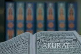 Perhatikan pada ayat surat al baqarah ayat 2 ini, disitu terdapat 2 buah tanda titik 3, itu adalah tanda waqof. Surah Al Baqarah Ayat 21 25 Lengkap Arab Dan Artinya