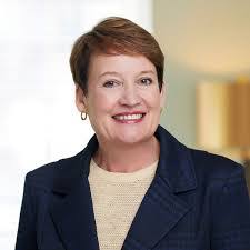 Dawn Smith's Instagram, Twitter & Facebook