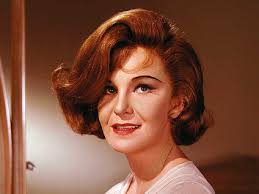 Laura La Plante and Pauline Frederick