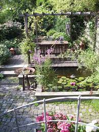 Zu gast in marias ferienwohnung. Kleiner Verwunschener Garten Rustikal Garten Sonstige Von Martin Mauter Garten Und Landschaftsbau Houzz
