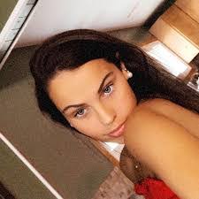 Kerry Oconnor's Instagram, Twitter & Facebook