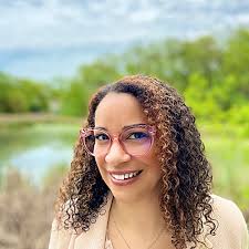 Toria Shaw's Instagram, Twitter & Facebook