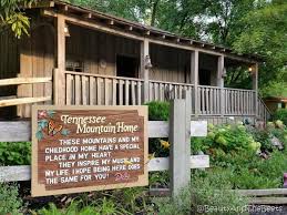 With spring blossoming all around us, we're thinking now may be an excellent excuse to plan that long overdue smoky mountains vacation. Dollywood In Pictures Beauty And The Beets