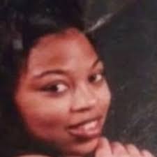 Anna Broom's Instagram, Twitter & Facebook