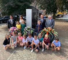 Ben je benieuwd waar de naam keti koti vandaan komt en wat er op deze dag in paramaribo te doen is? Keti Koti En Het Zeeuws Slavernijmonument Zeeuwse Ankers