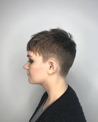 The most popular choice is … 13 Modern Androgynous Haircuts For Everyone