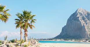 Zuerst sehe ich die vulkane: Sizilien San Vito Lo Capo Strand Und Land