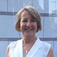 Lesley Bernhardt's Instagram, Twitter & Facebook