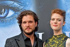 Internationale bekanntheit erlangte er durch die rolle des jon schnee in der fantasyserie game of thrones. Game Of Thrones Stars Kit Harington Und Rose Leslie Sagen Ja Nw De