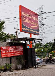 Konsisten di bisnis makanan, kini warung apung rahmawati telah menjajaki tahun ke 13 sejak pertama kali berdiri di kota pudak. Warung Apung Rahmawati Gresik Gotravelly