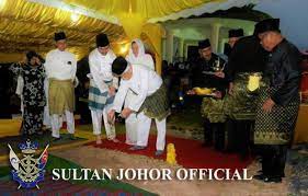 Tunku datin anne dakhlah siti mazeera siti mazlina siti mazlynda tunku deborah 2 daughters tunku datin deanna tengku amera nafisah tengku nadia azrina tengku dahira azirah tuanku kurshiah binti almarhum tunku besar burhanuddin (m. Sultan Ibrahim Sultan Iskandar My Condolences To Dymm Yang Di Pertuan Negeri Sembilan Tuanku Muhriz And Family On The Demise Of Almarhum Tunku Alif Hussein Saifuddin Al Amin Ibni Tuanku Muhriz May
