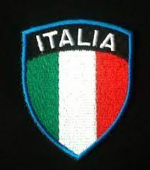 Ce drapeau italien est à agiter à la main ou à installer sur un porte drapeau de façade. Italie National Football Drapeau Badge Repasser Patch A Coudre Ecusson Ebay