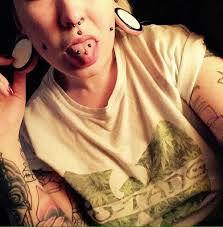 With branding, heated metal rods are pressed into the skin. Body Modification Bodymodding ØªÙˆÛŒÛŒØªØ±